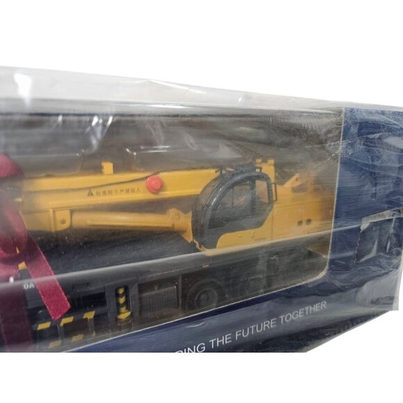 LiuGong QY20A Mobile Crane Diecast Model 1/43 Scale Construction Vehicle SEALED - Picture 4 of 8